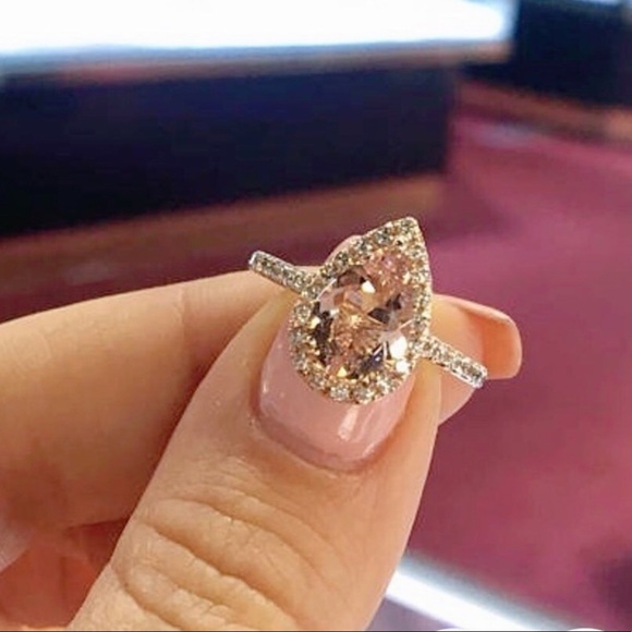 18K Rose Gold Morganite Engagement Ring - Picture 4 of 5